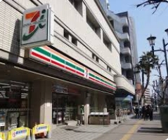 コンビニ　セブンイレブン柏4丁目店（コンビニ）まで4m