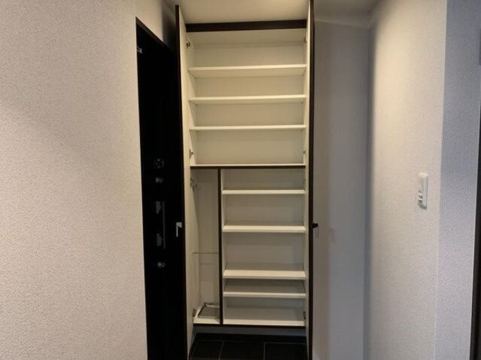 玄関　（別タイプ参考写真）アルテシモヴァレント　文京区白山3