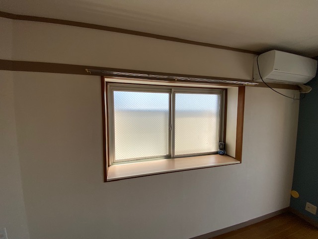 その他部屋・スペース　角部屋なので横窓もあります。