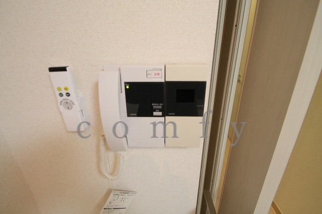 セキュリティ　モニター付きインターホン
