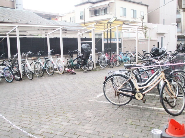 その他共有部分　駐輪場です☆