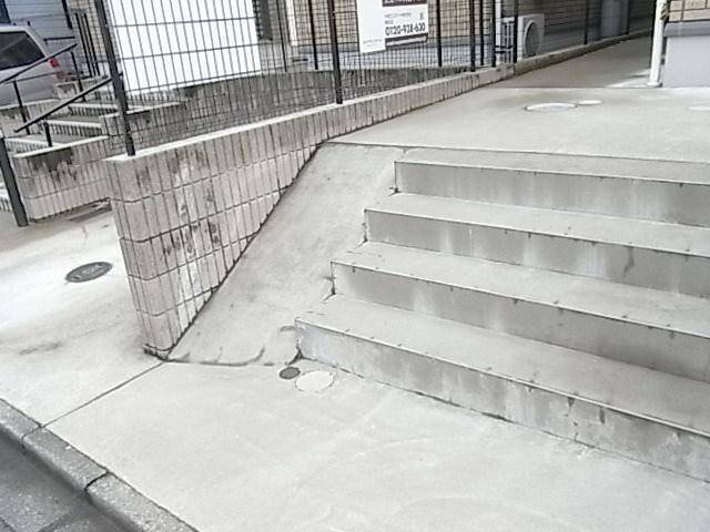 ロビー　駅徒歩１５分です