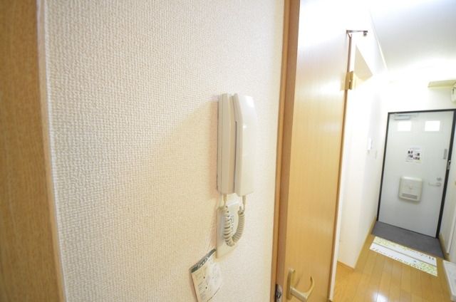 セキュリティ　★インターホン付き★