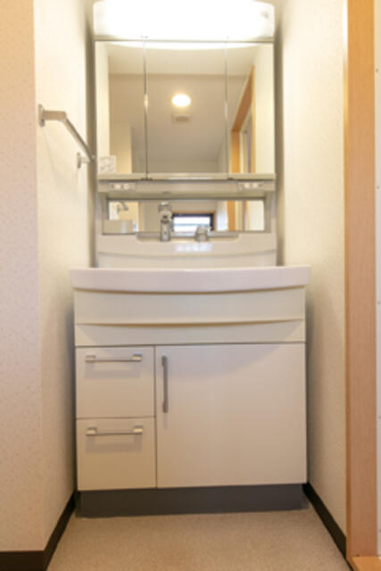 洗面設備　※写真は同タイプ住戸です。