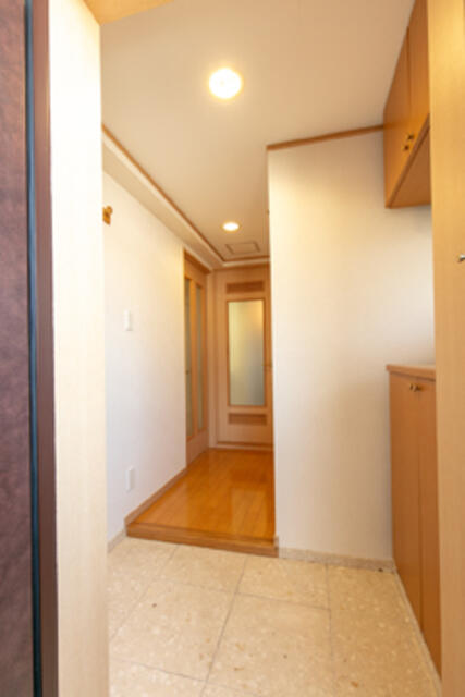 玄関　※写真は同タイプ住戸です。