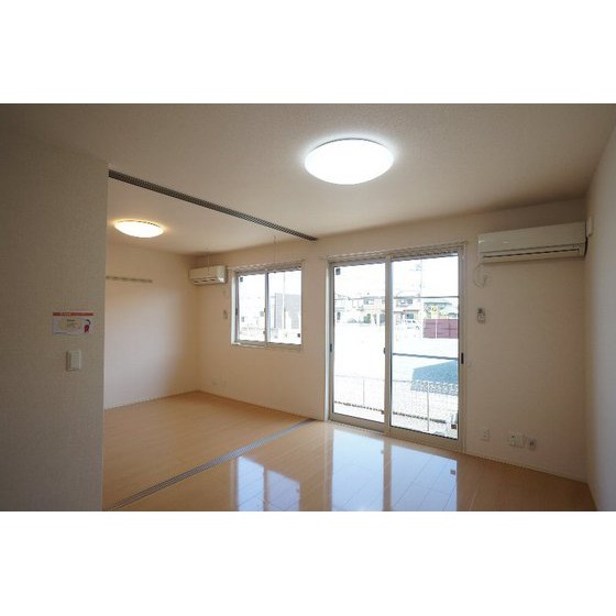居室・リビング　※同仕様、別の部屋の写真です