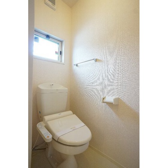 トイレ　※同仕様、別の部屋の写真です