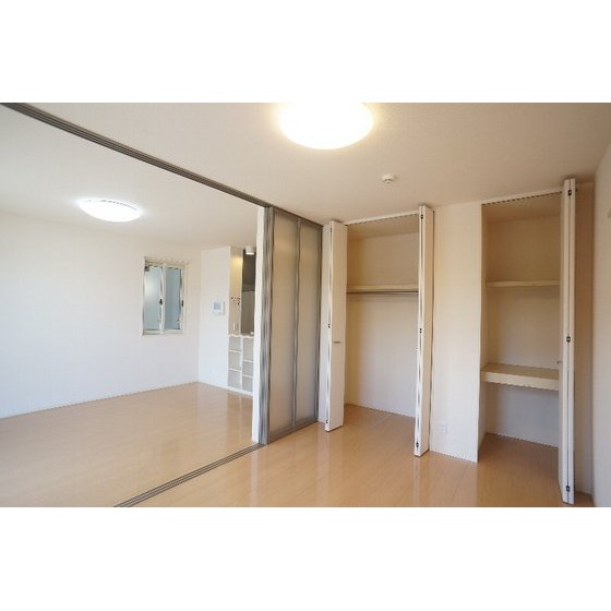 収納　※同仕様、別の部屋の写真です