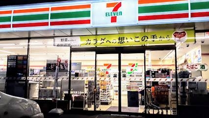 コンビニ　セブンイレブン札幌北18条東店（コンビニ）まで174m