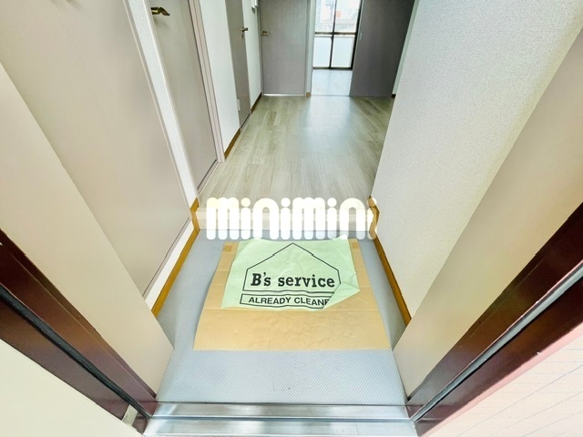 玄関　シューズボックス完備