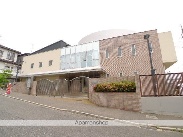 幼稚園・保育園　さくら保育所（幼稚園・保育園）まで633m