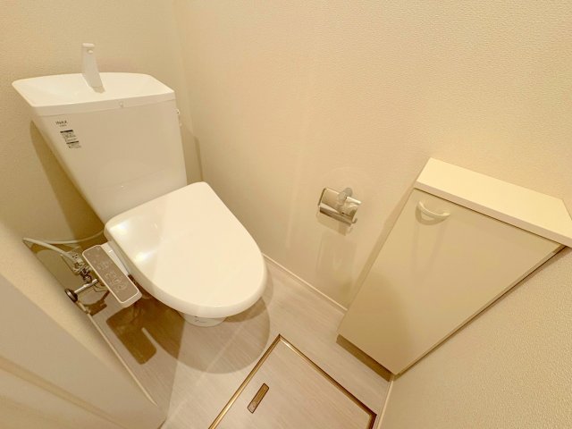 トイレ　※同建物の類似写真となります。
