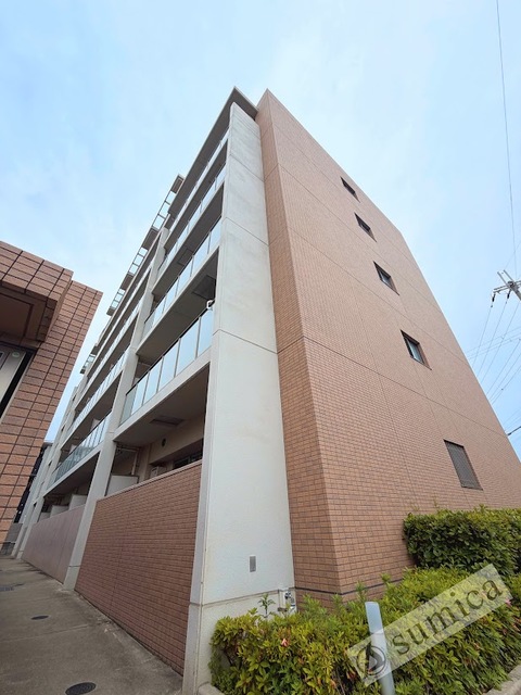 建物外観　お二人からファミリー様に人気のお部屋です。