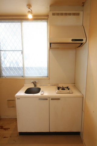キッチン　グランエッグス茗荷谷　文京区小日向1