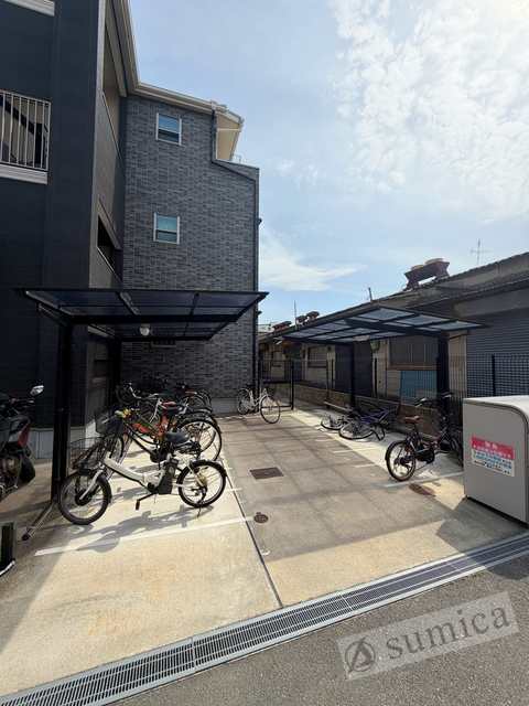 その他共有部分　屋根付き駐輪場が嬉しいです♪♪