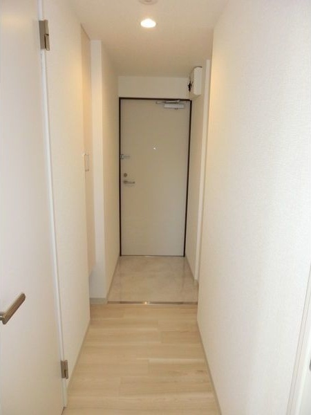 玄関　明るい玄関がお出迎えです☆