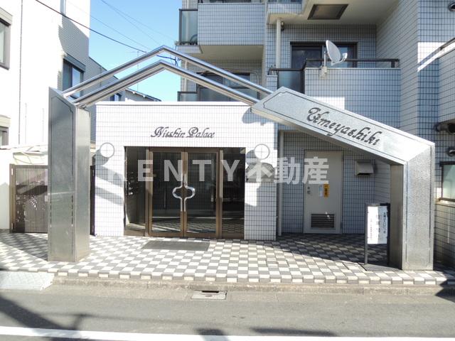 エントランス　建物の内部です
