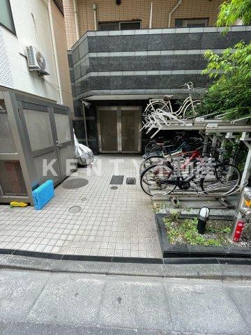 エントランス　清潔なエントランスです