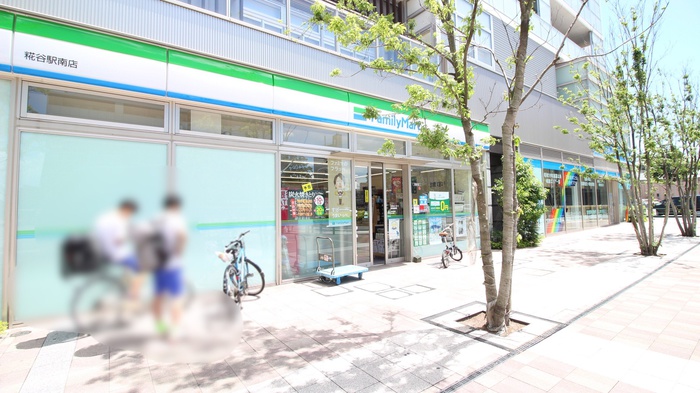 コンビニ　ファミリーマート（コンビニ）まで371m