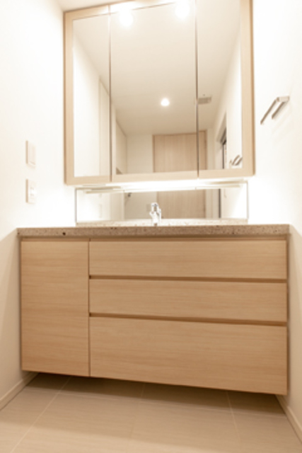 洗面設備　※写真は同タイプ住戸です。