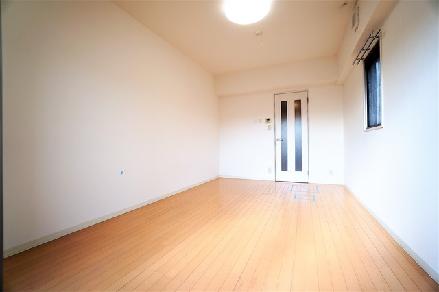 その他部屋・スペース　他のお部屋の参考画像です。小窓はありません。