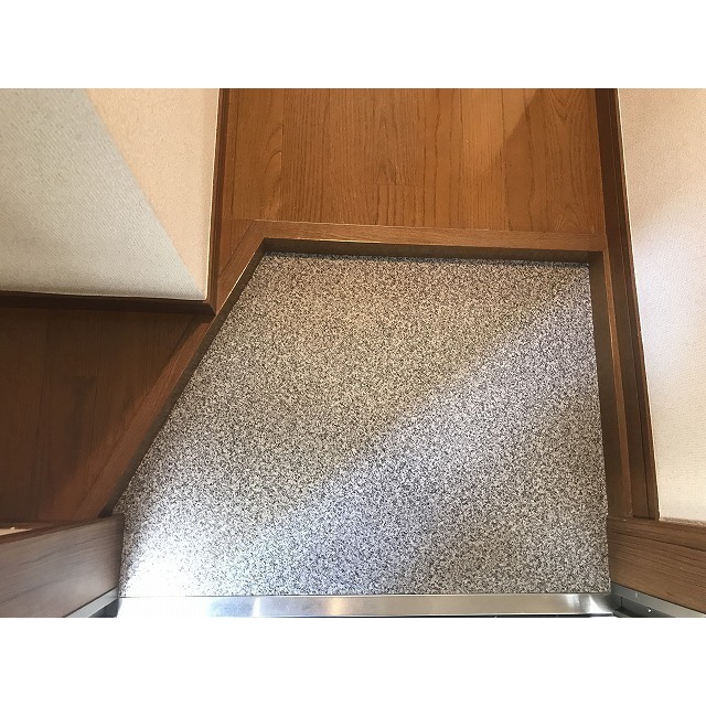 玄関　写真は他部屋