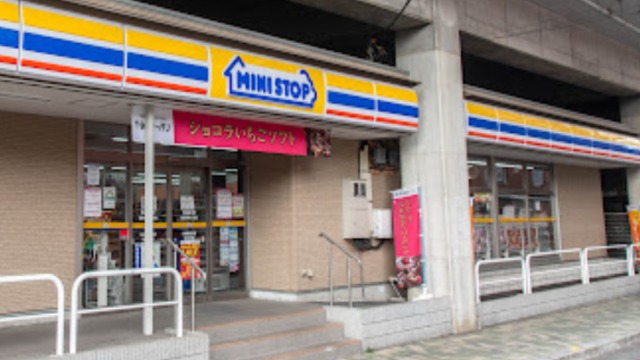 コンビニ　ミニストップ北区赤羽南2丁目店（コンビニ）まで991m