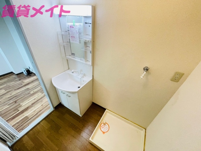 洗面設備　同型参考写真