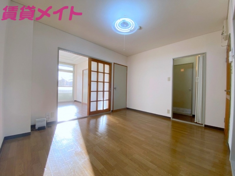 居室・リビング　同型参考写真