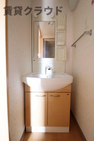 洗面設備　使いやすい洗面所です