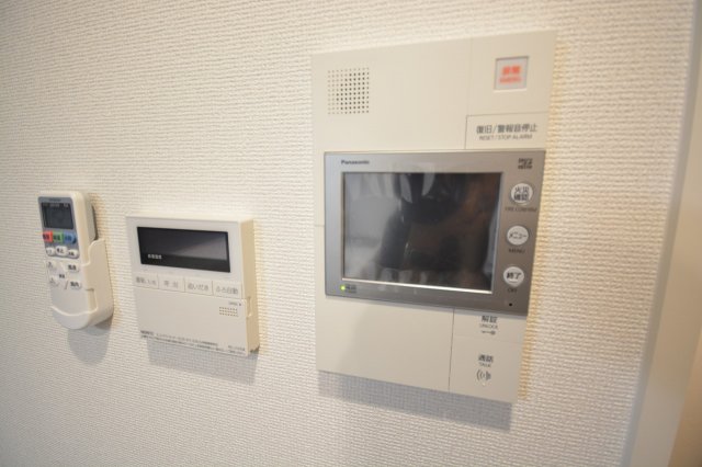 セキュリティ　階数・号室によって室内カラーバリエーション異なります。