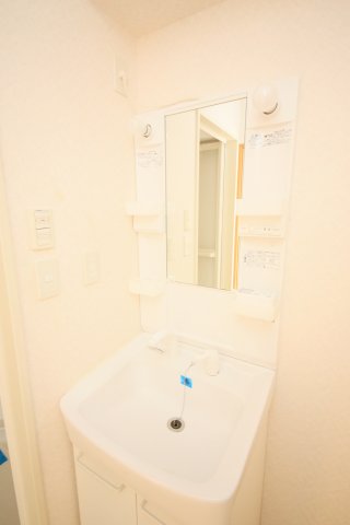 洗面設備　別部屋同間取りの写真になります。