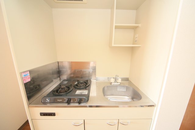 キッチン　別部屋同間取りの写真になります。