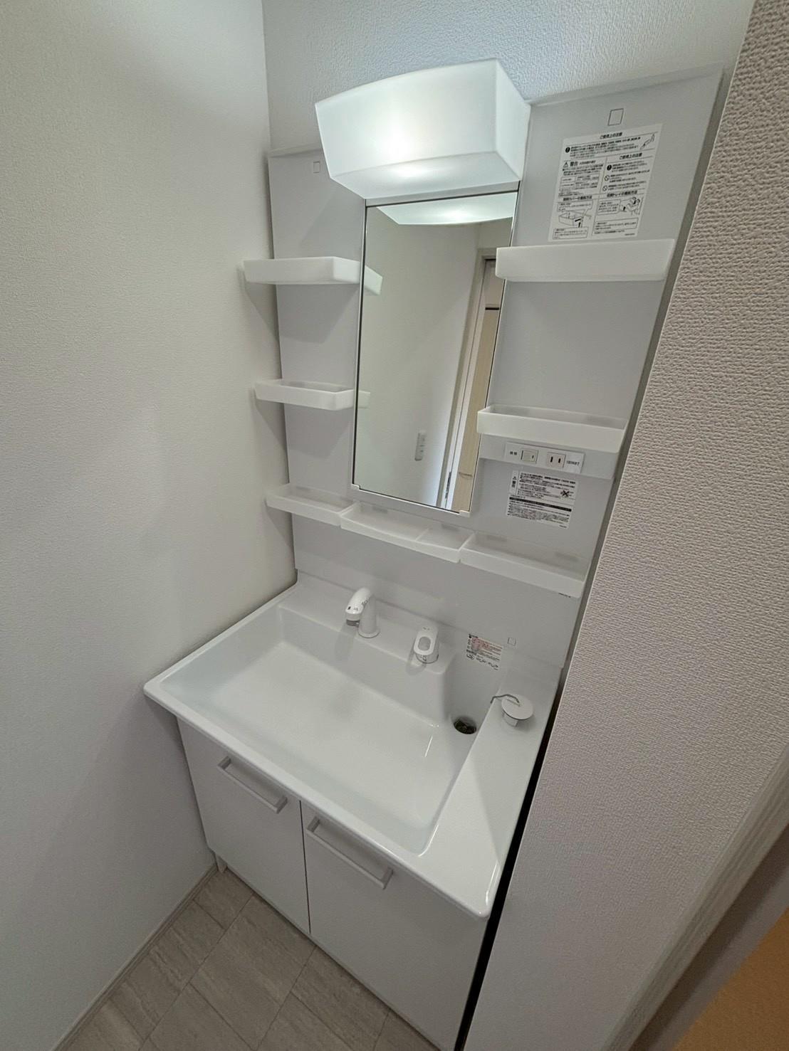洗面設備　類似資料参照