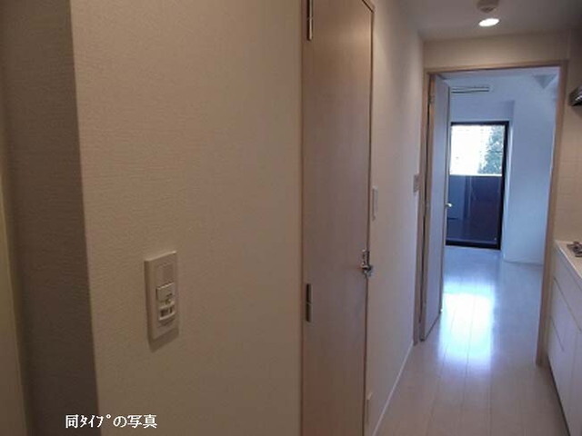 玄関　同タイプ写真　※現況優先