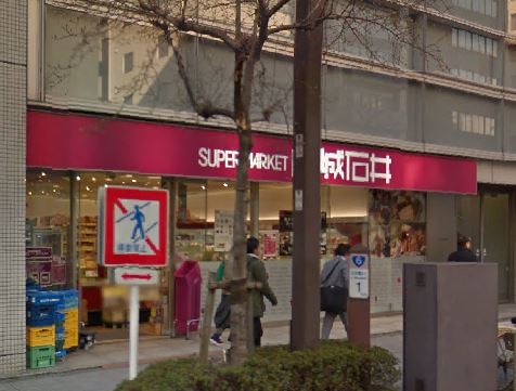 スーパー　成城石井 小伝馬町店（スーパー）まで377m