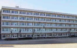 中学校　鎌ケ谷市立第五中学校（中学校）まで1700m