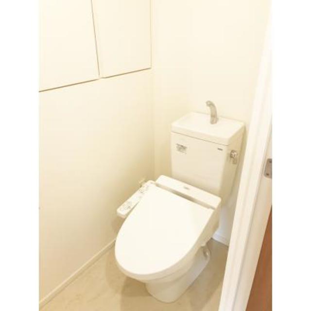 トイレ　※写真は同タイプ住戸です。