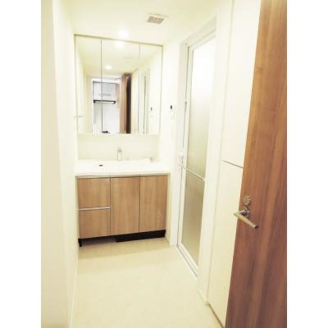 洗面設備　※写真は同タイプ住戸です。