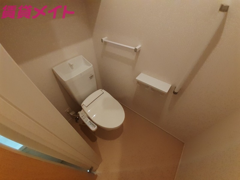 トイレ　同型参考写真