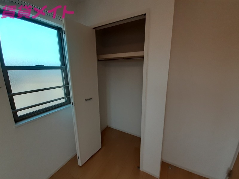 収納　同型参考写真