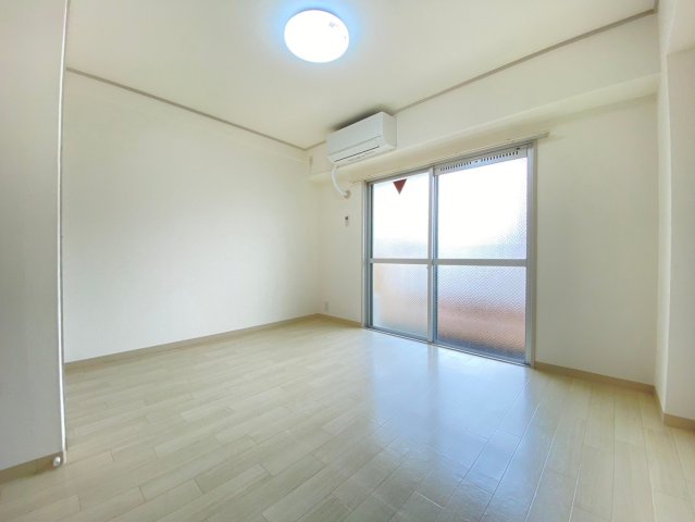 その他部屋・スペース　広くて明るい寝室