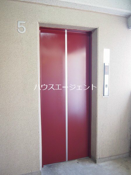 その他共有部分　エレベーター完備してます。最近新品に交換済みです。