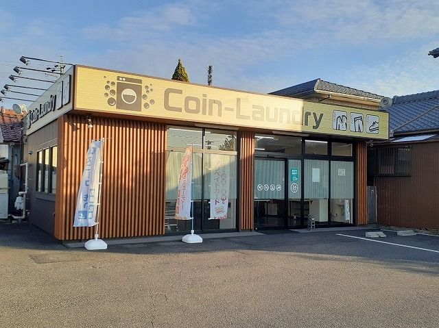 コンビニ　コインランドリー　藤島町店（コンビニ）まで300m