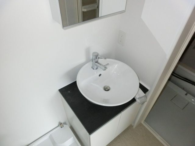 洗面設備　別部屋参照写真