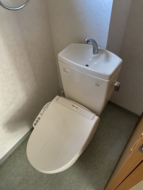 トイレ　シャワートイレ完備