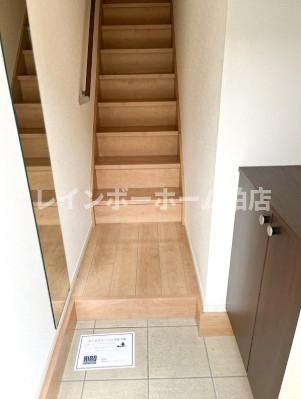 玄関　落ち着いた玄関です