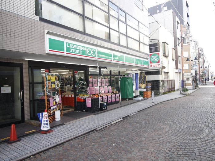 コンビニ　ローソンストア100（コンビニ）まで30m