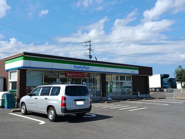 コンビニ　ファミリーマート　大里店（コンビニ）まで800m