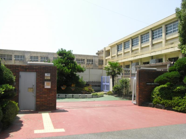 中学校　東大阪市立縄手北中学校（中学校）まで526m